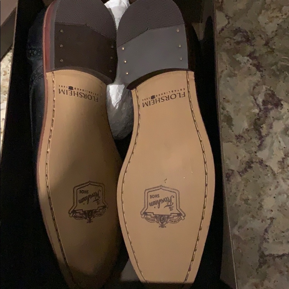 Men’s Oxford - Picture 3 of 4